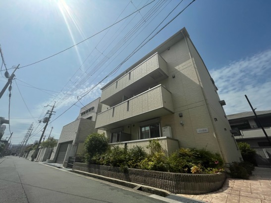 建物外観　オートロック付きでセキュリティ安心！宅配BOX付きで便利！