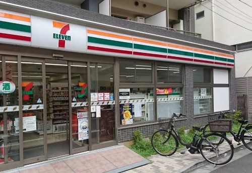 コンビニ　コンビニ（コンビニ）まで727m
