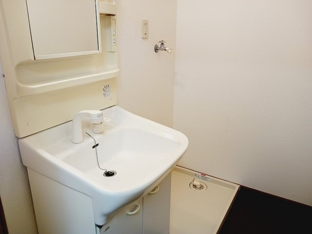 洗面設備　コンパクトで使いやすい洗面所