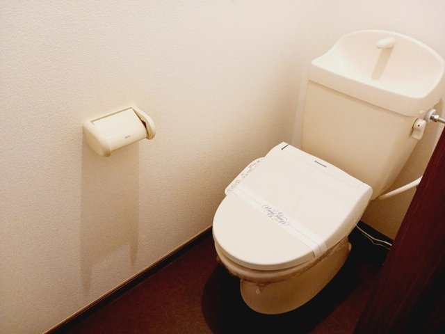 トイレ　落ち着いたトイレです