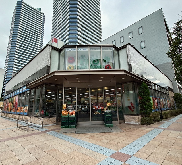 スーパー　プラザ栄光生鮮館ポートサイド店（スーパー）まで260m