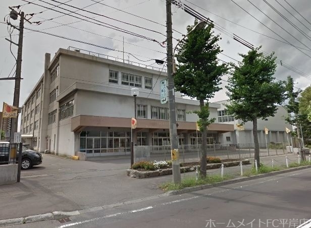 小学校　札幌市立豊園小学校（小学校）まで530m