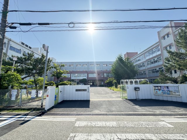 小学校　伊丹市立花里小学校（小学校）まで164m