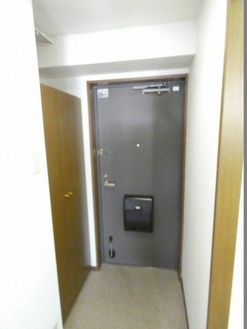 玄関　別部屋のイメージ写真です。