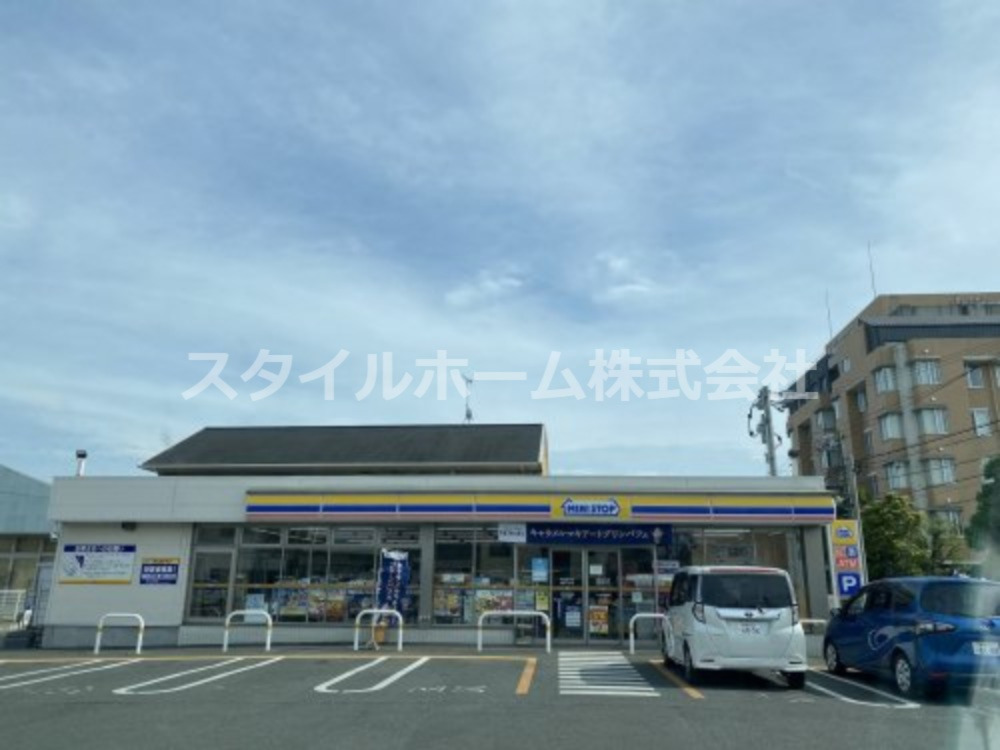 コンビニ　ミニストップ豊橋三本木（コンビニ）まで385m