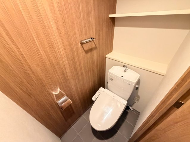 THE SENSE RESIDENCE甲南山手のトイレ写真