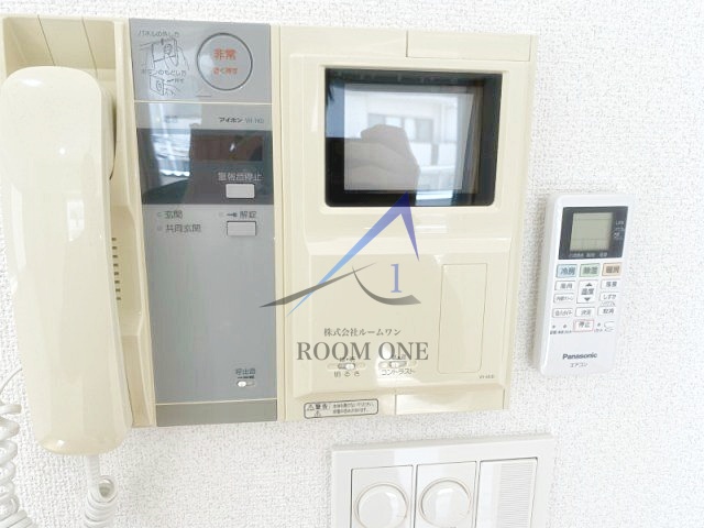 セキュリティ　モニター付きインターホンです。