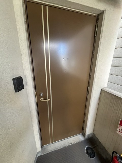 ベルフラワー岡町の玄関写真