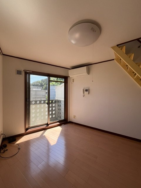 ベルフラワー岡町の居間写真