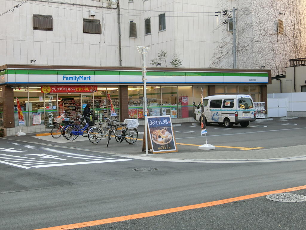 コンビニ　ファミリーマート玉出西二丁目店（コンビニ）まで42m