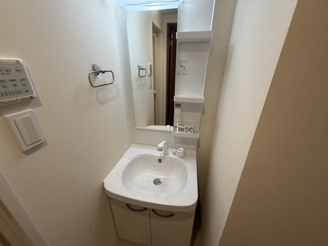 洗面設備　朝の身支度には欠かせない独立洗面化粧台