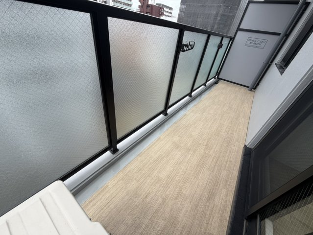 バルコニー　暖かな日差しのふりそそぐバルコニー