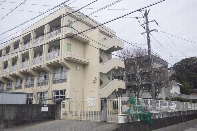 小学校　高知市立旭東小学校（小学校）まで733m