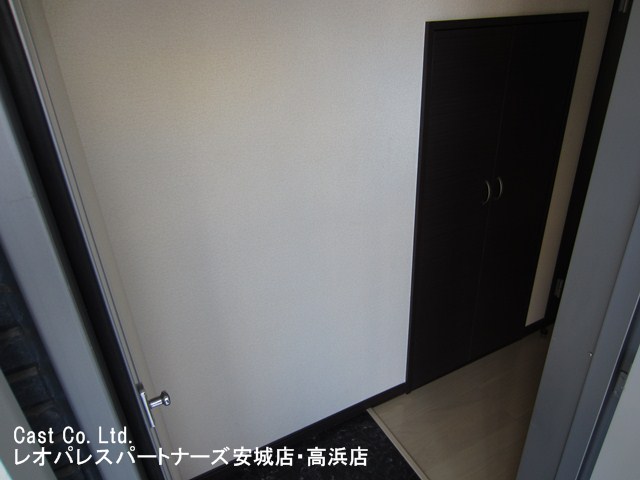 玄関　同じタイプのお部屋の写真です