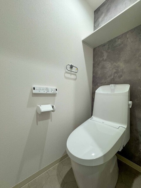 京阪本線 西三荘駅 徒歩17分 3階建 築3年のトイレ写真