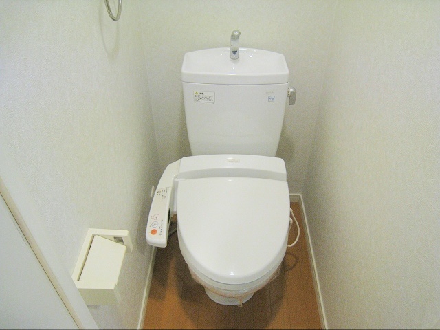 トイレ　ウォシュレット付