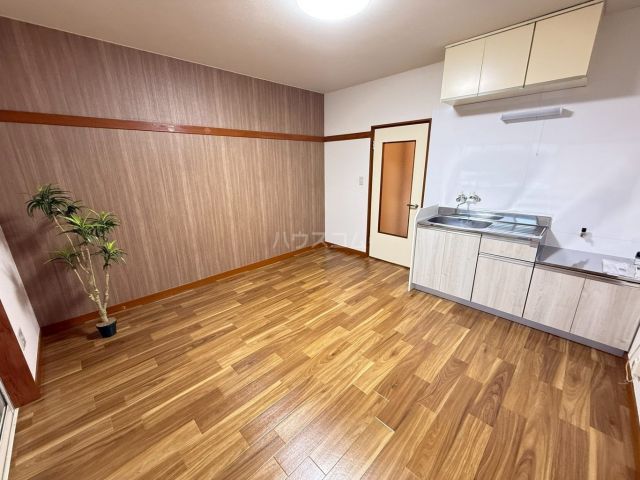 サンエルムIの居間写真