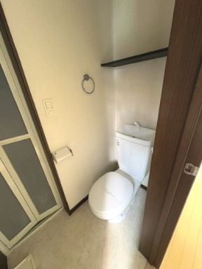 東急池上線 大崎広小路駅 徒歩5分 2階建 築11年のトイレ写真