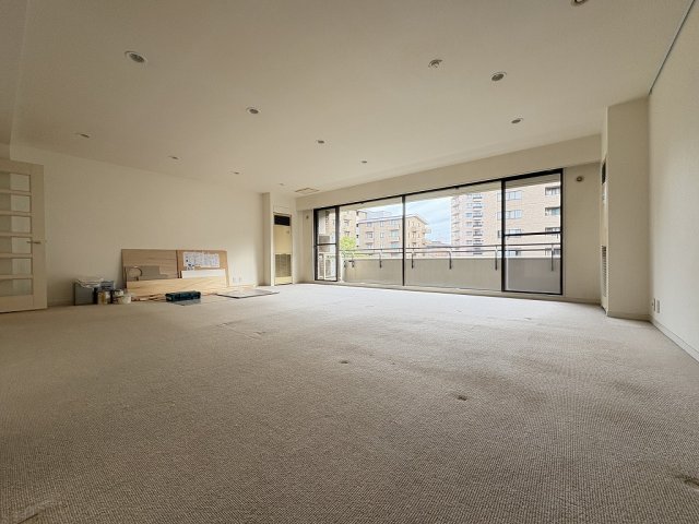 広尾ガーデンヒルズM棟の居間写真