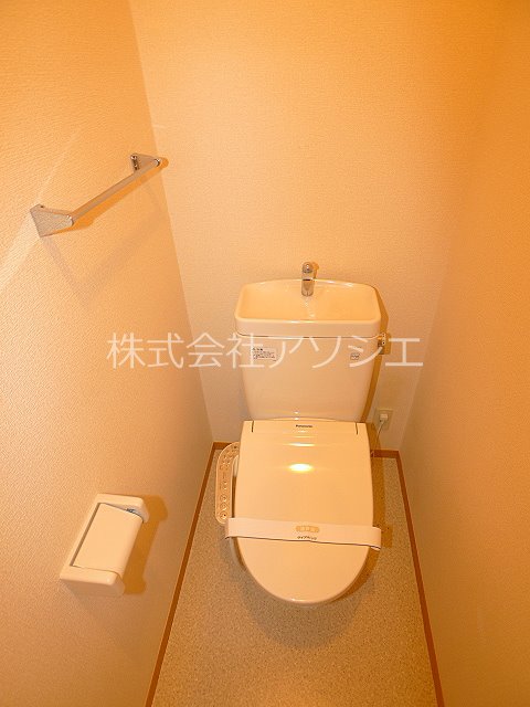 トイレ　ウォシュレット便座
