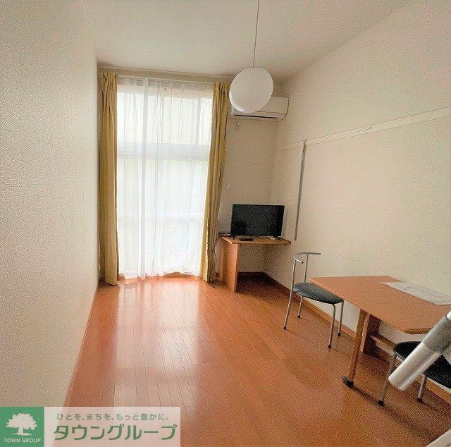 レオパレスT&Sの居間写真