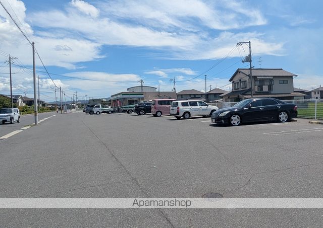 コンビニ　ファミリーマート倉敷鶴の浦店（コンビニ）まで548m