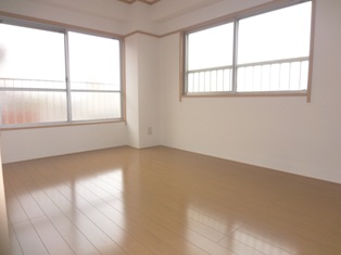 寿マンションの居間写真