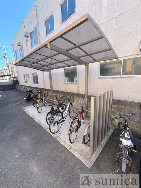 その他共有部分　屋根付き駐輪場が嬉しいです♪♪