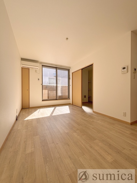 居室・リビング　日当たりのいいお部屋です♪