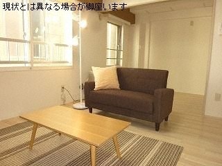 OMレジデンス 北17条の居間写真