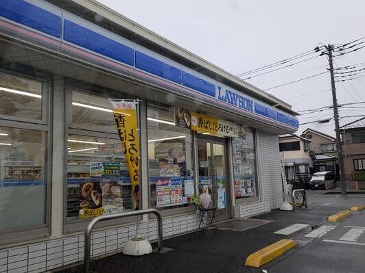 コンビニ　ローソン桶川朝日二丁目店（コンビニ）まで320m