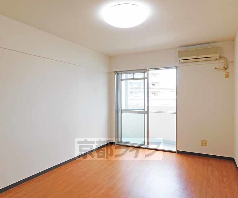 居室・リビング　明るいお部屋です