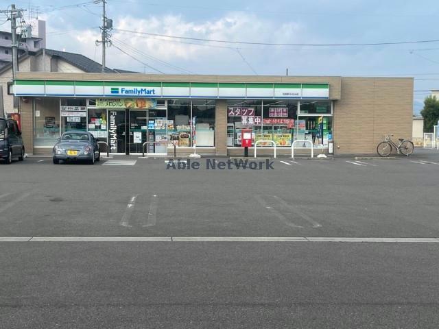 コンビニ　ファミリーマート羽島平方店（コンビニ）まで902m
