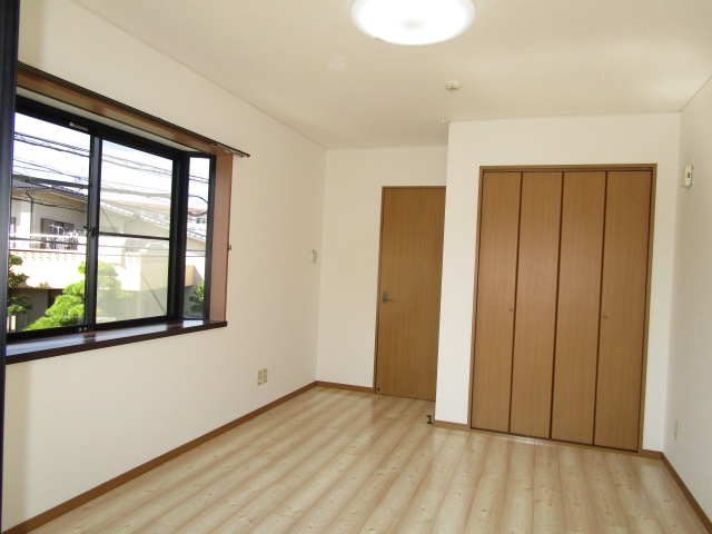 居室・リビング　フローリング・クロスのお色はお部屋により異なります。