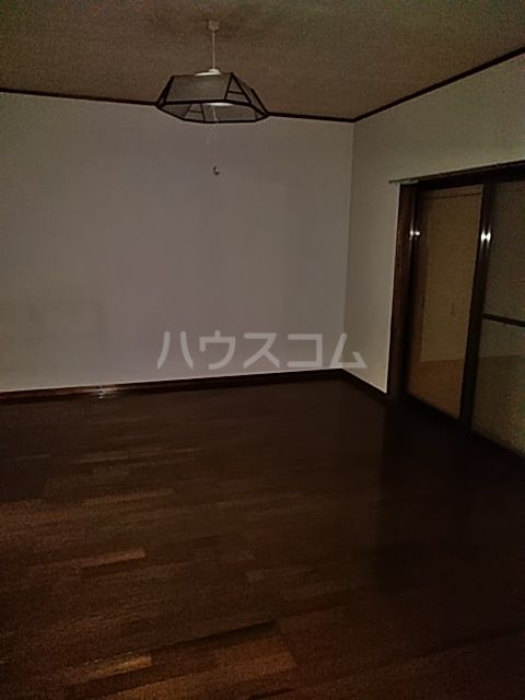 【静岡市清水区蒲原東のアパートの居室・リビング】