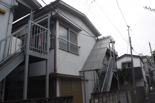 文京区大塚のアパートの建物外観