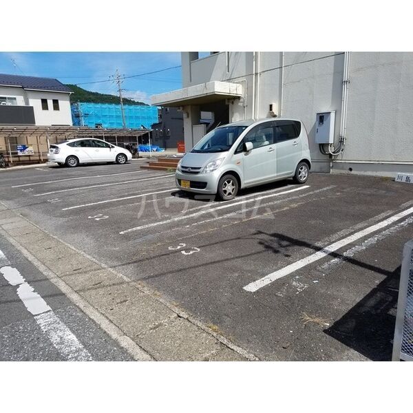 【岐阜市小野のマンションの駐車場】