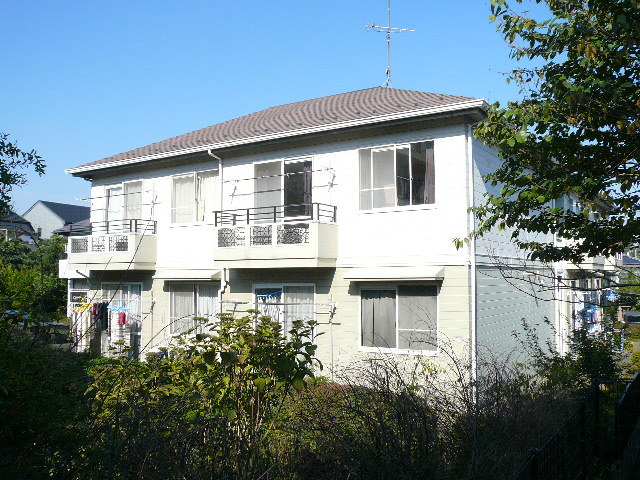 町田市真光寺のアパートの建物外観