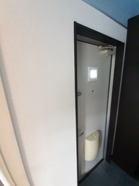 【ジェイズタウンＡの玄関】