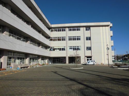 中学校　鹿沼市立東中学校（中学校）まで853m