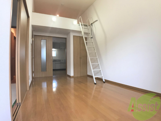 居室・リビング　７．２帖の洋室です。広々としてきれいですね。