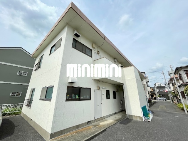 建物外観　おだやかな環境にたつファミリー物件です。