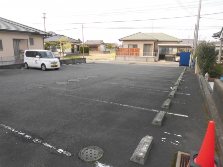 【薩摩川内市宮内町のアパートの駐車場】