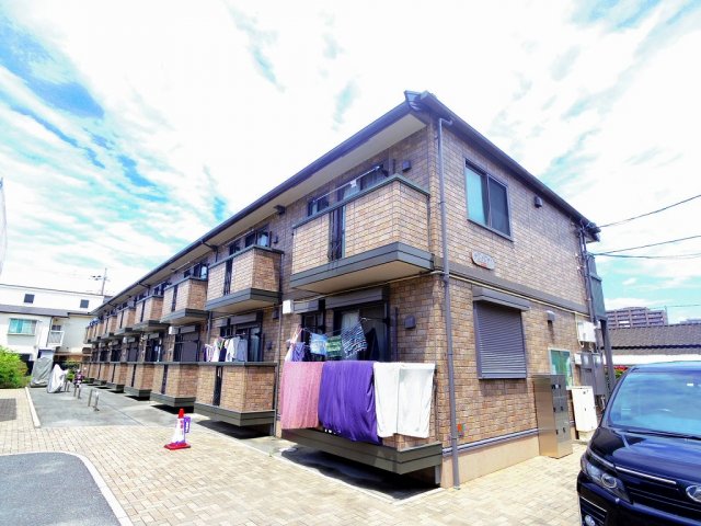 【小平市花小金井南町のアパートの建物外観】