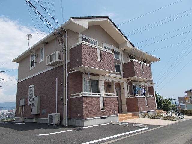 小田原市多古のアパートの建物外観