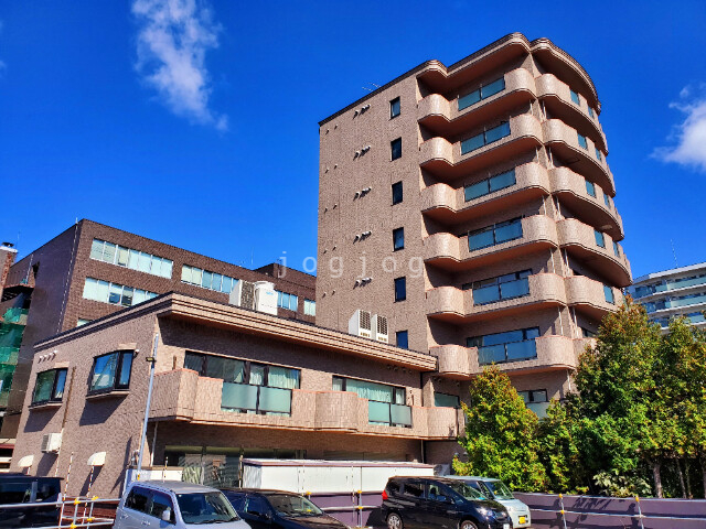 札幌市中央区北三条西のマンションの建物外観