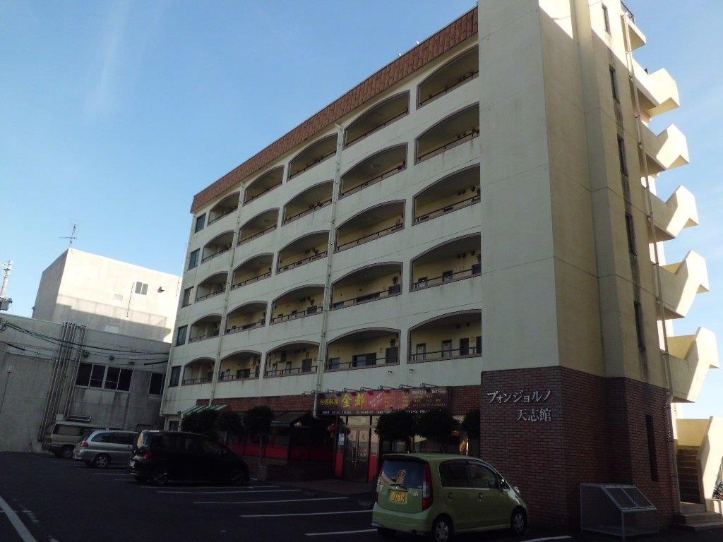ブォンジョルノ天志館の建物外観