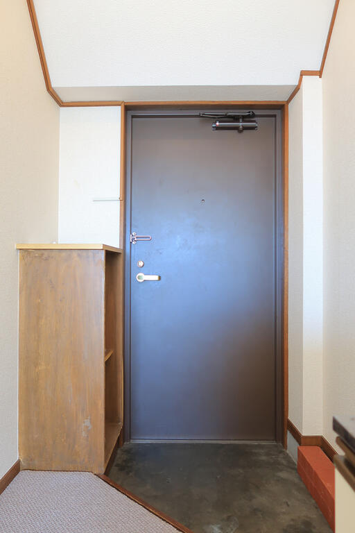 メゾン下北の玄関写真