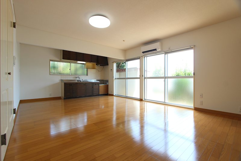 居室・リビング　開放的のLDK15.3帖★窓開口も大きく明るい空間★