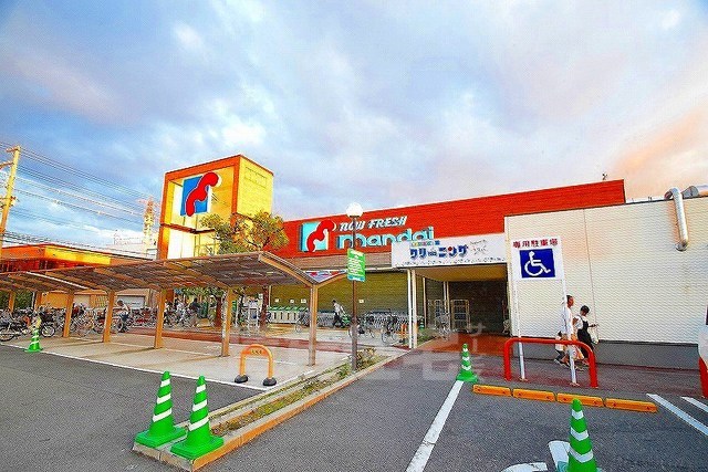 スーパー　万代　小阪店（スーパー）まで624m